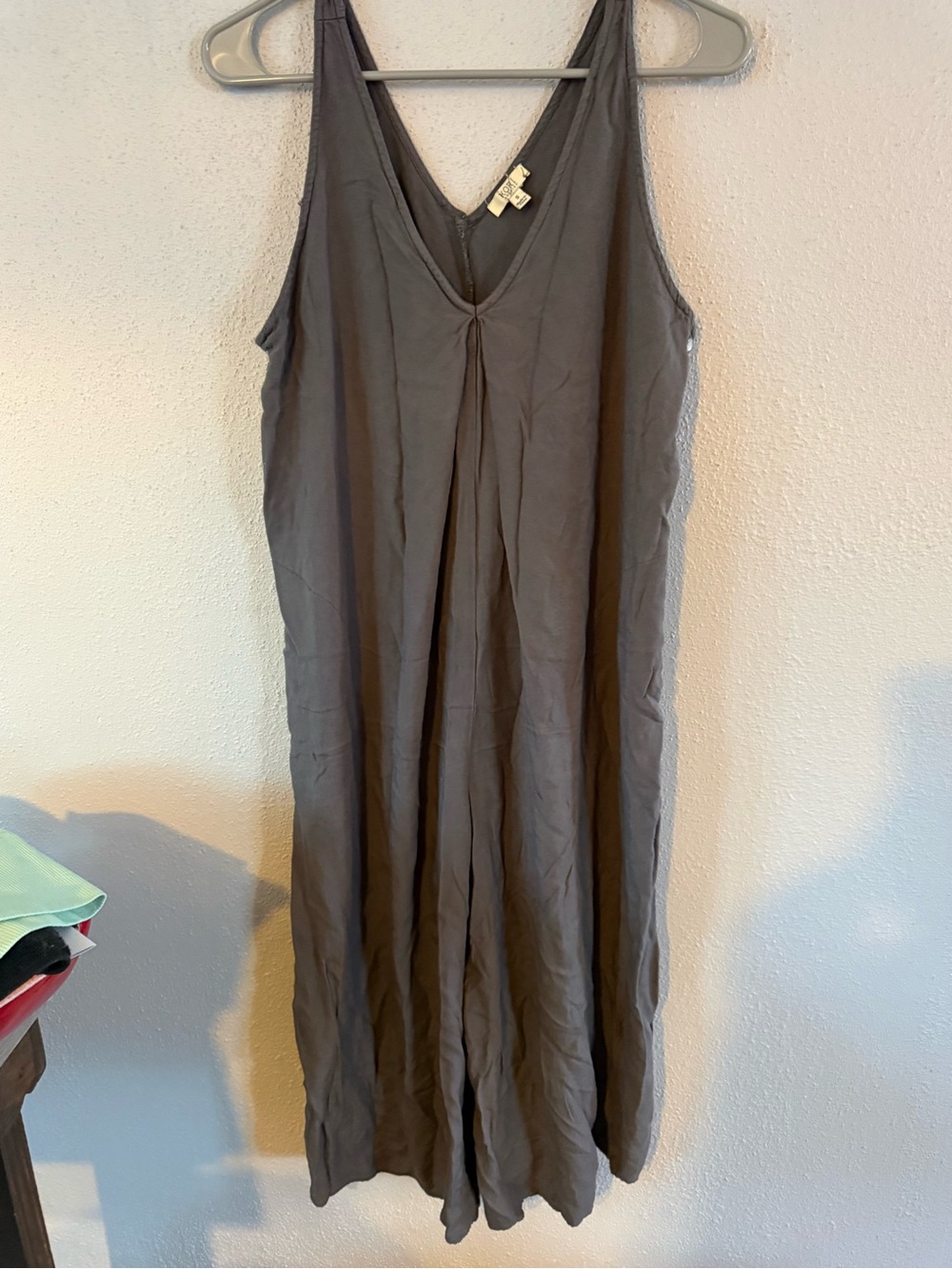 Women's Gray Sleeveless V-Neck jumpsuit